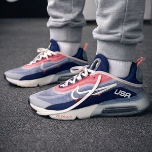UNISEX Nike “Air Max 2090 USA” Running & Jogging Sneakers Size 7.5/9